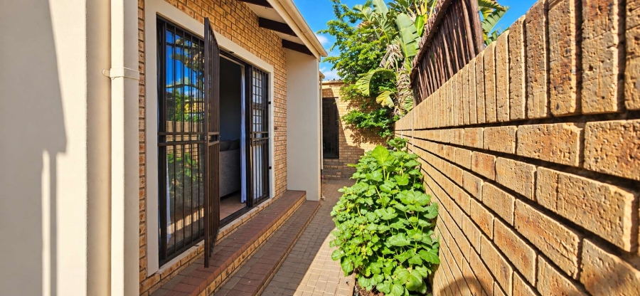 4 Bedroom Property for Sale in Langenhovenpark Free State